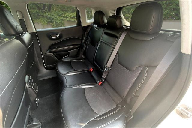 Used 2019 Jeep Compass Latitude w/ Cold Weather Group AWD/4WD image 22