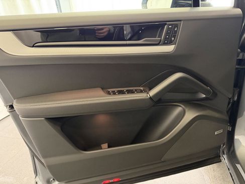 New 2026 Porsche Cayenne S image 15