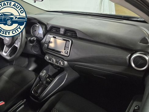 Used 2021 Nissan Versa S FWD image 33