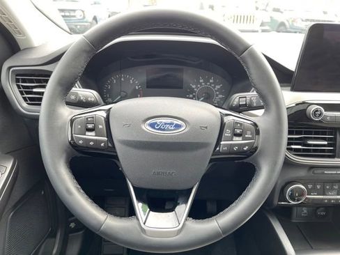 Used 2022 Ford Escape SE w/ SE Sport Appearance Package image 14