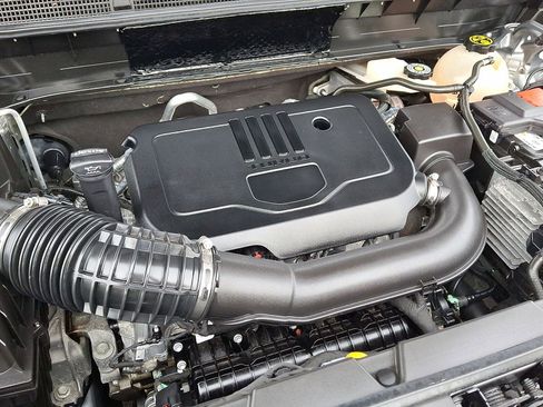 Used 2023 GMC Acadia SLE image 29