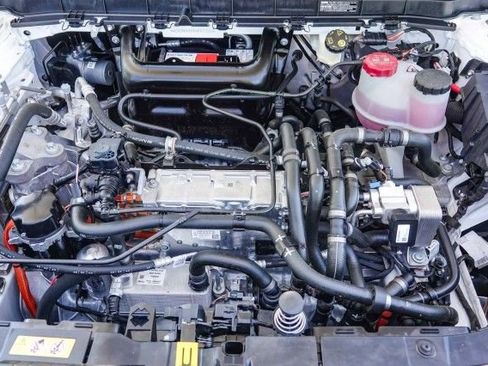 Used 2024 Mercedes-Benz EQB 300 4MATIC image 27