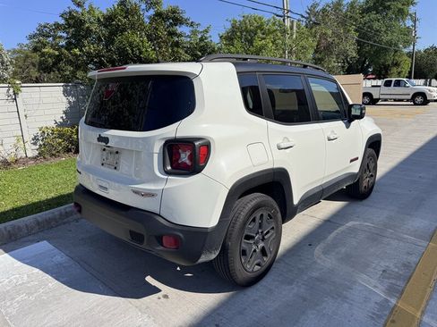 Used 2018 Jeep Renegade Trailhawk w/ Safety & Security Group image 5
