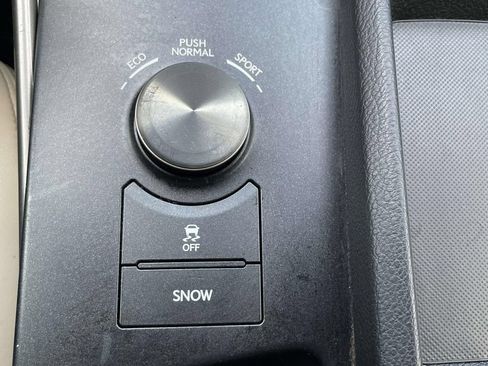 Used 2015 Lexus IS 250 RWD image 29