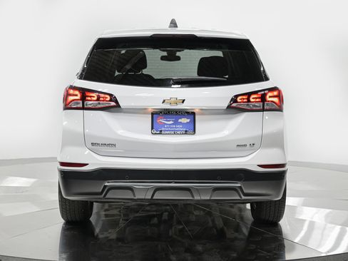 Used 2024 Chevrolet Equinox LT AWD/4WD image 4