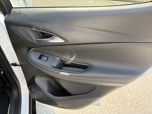 Used 2024 Buick Encore GX Sport Touring FWD image 27