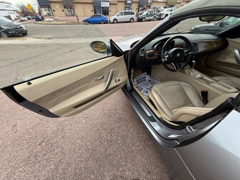 Used 2007 BMW Z4 3.0i image 9