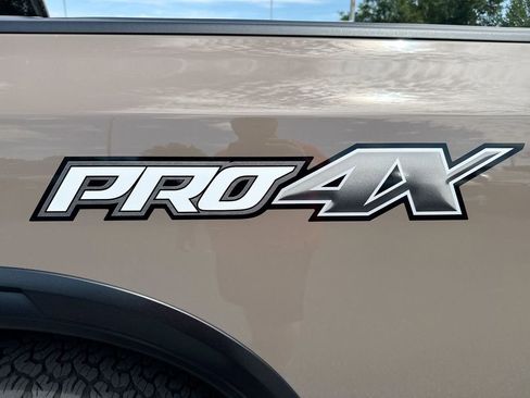 Used 2021 Nissan Titan PRO-4X w/ Pro-4x Convenience Package AWD/4WD image 19