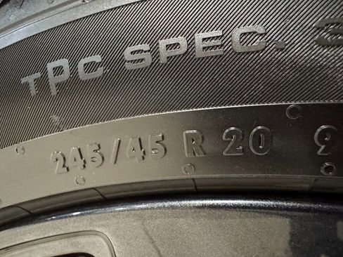 Used 2025 Buick Envision Sport Touring image 22