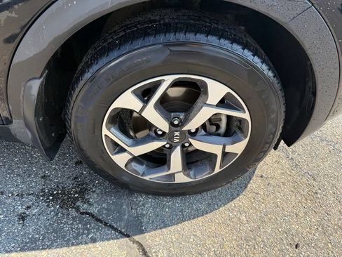 Used 2021 Kia Sportage LX AWD/4WD image 16