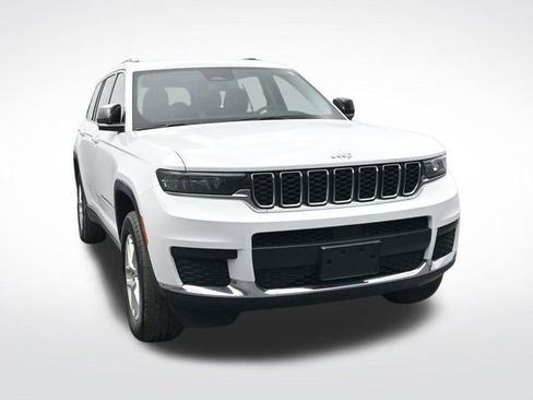 Used 2023 Jeep Grand Cherokee L Laredo w/ Luxury Tech Group I image 11