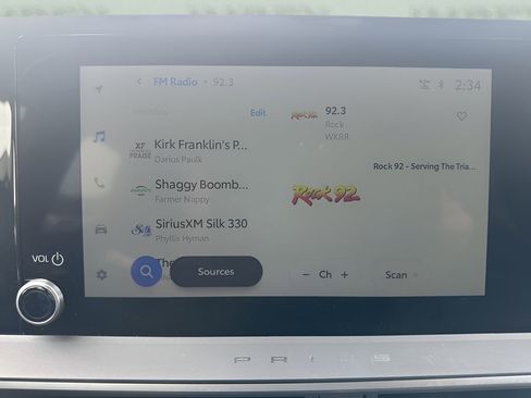 Used 2025 Toyota Prius LE image 18