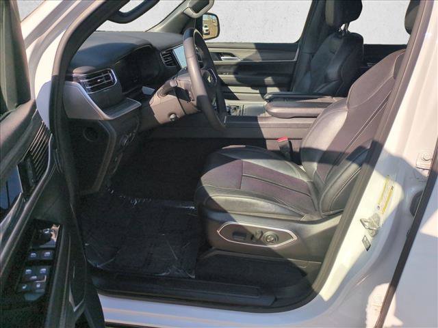 Used 2023 Jeep Wagoneer L Series II AWD/4WD image 16