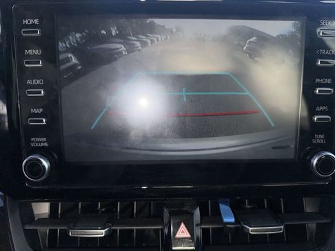 Used 2020 Toyota Corolla SE image 19