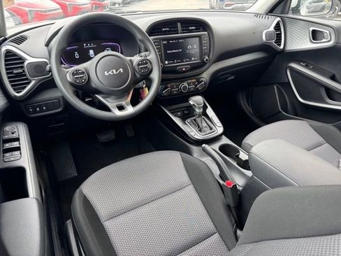 Certified 2025 Kia Soul LX w/ LX Technology Package image 10