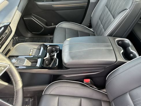 Used 2025 Buick Enclave Avenir w/ Super Cruise Package FWD image 21