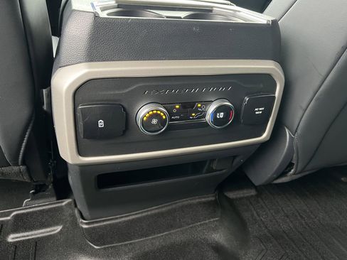 Used 2024 Ford Expedition XLT RWD image 26