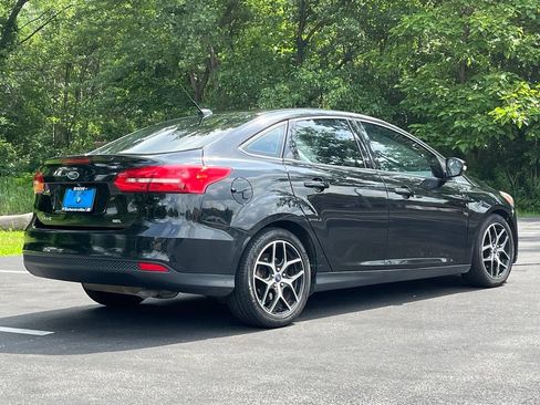 Used 2017 Ford Focus SEL FWD image 7