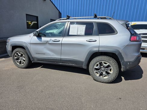 Used 2019 Jeep Cherokee Trailhawk image 6