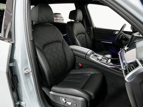 Used 2023 BMW X7 xDrive40i w/ Executive Package image 25