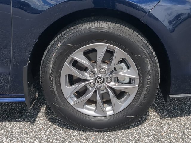 Certified 2024 Toyota Sienna XLE FWD image 11