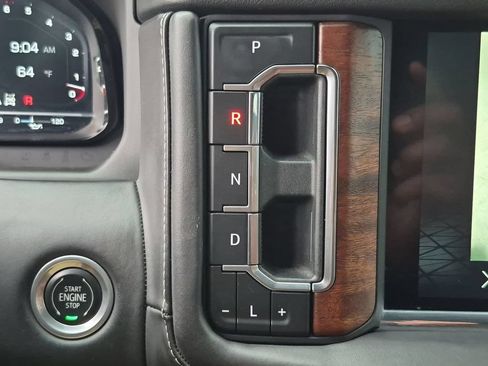 Used 2023 GMC Yukon XL Denali Ultimate AWD/4WD image 8