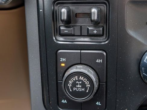 Used 2022 Ford F150 Lariat w/ Equipment Group 502A High image 37