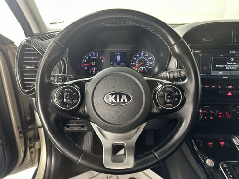Used 2020 Kia Soul EX image 18