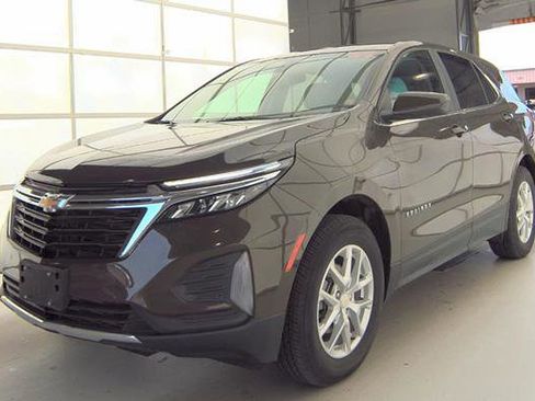 Used 2023 Chevrolet Equinox LT AWD/4WD image 3