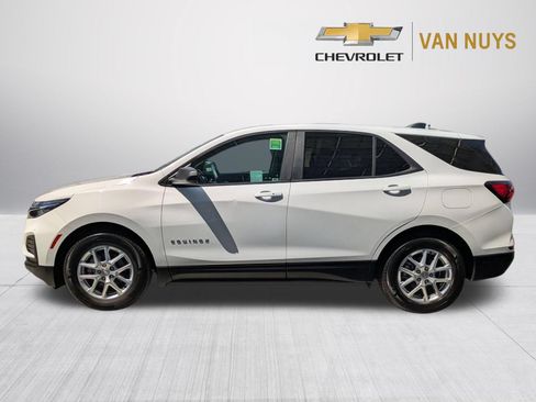 Certified 2023 Chevrolet Equinox LS w/ LS Convenience Package FWD image 8