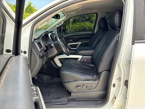 Used 2017 Nissan Titan SV AWD/4WD image 29