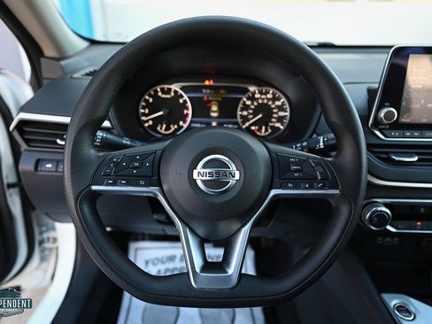 Used 2022 Nissan Altima 2.5 SV image 21