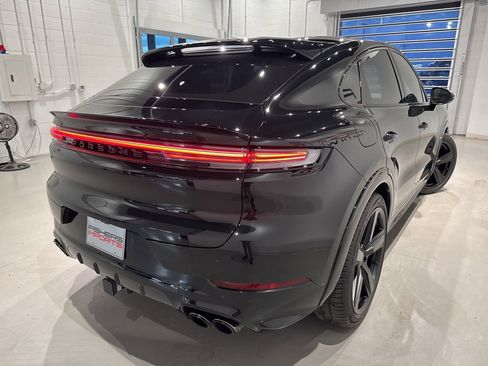 Used 2025 Porsche Cayenne GTS image 4