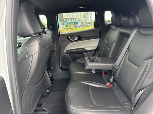 Used 2025 Jeep Compass Limited AWD/4WD image 22