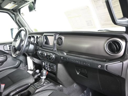 Used 2020 Jeep Wrangler Sport AWD/4WD image 14