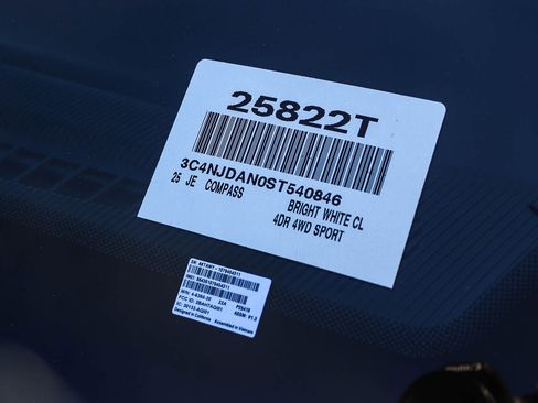 Used 2025 Jeep Compass Sport image 28