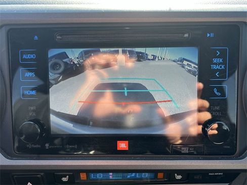 Used 2019 Toyota Tacoma TRD Off-Road image 17