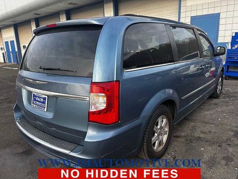 Used 2011 Chrysler Town & Country Touring image 3