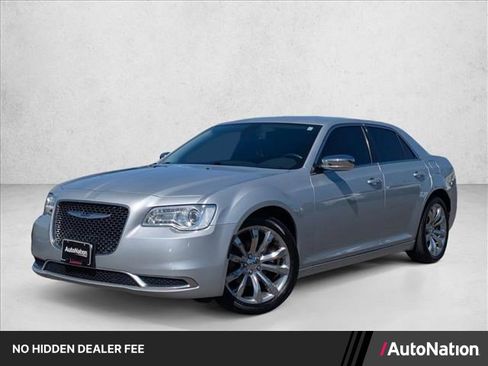 Used 2020 Chrysler 300 Touring w/ Chrome Appearance Package RWD image 1