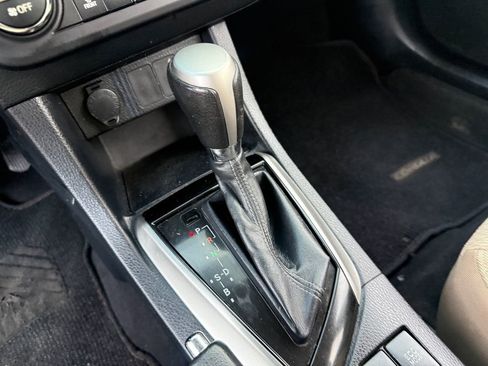 Used 2014 Toyota Corolla LE image 39