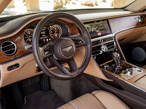 Used 2022 Bentley Flying Spur Plug-In Hybrid image 19