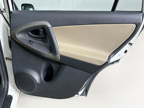 Used 2009 Toyota RAV4 Limited image 30