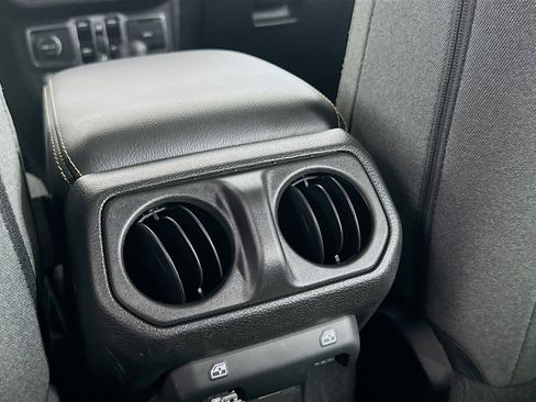 Used 2025 Jeep Wrangler Unlimited Sahara w/ Safety Group AWD/4WD image 26