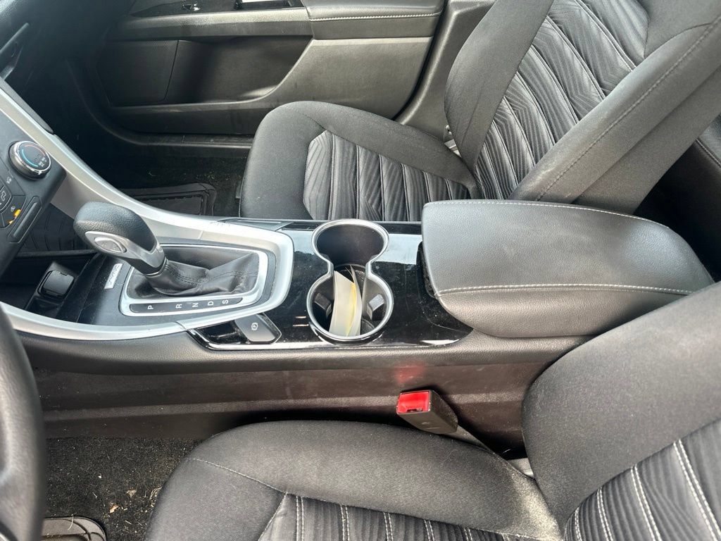 Used 2016 Ford Fusion SE FWD image 25