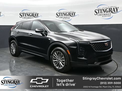 Used 2024 Cadillac XT4 Premium Luxury FWD image 1