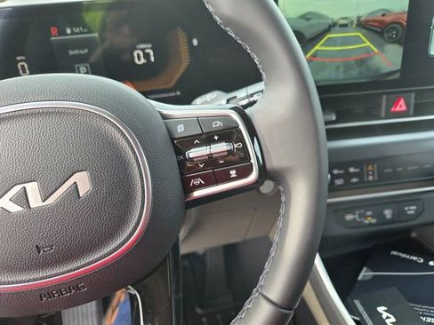 New 2026 Kia Carnival image 16