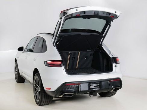Certified 2026 Porsche Macan image 34