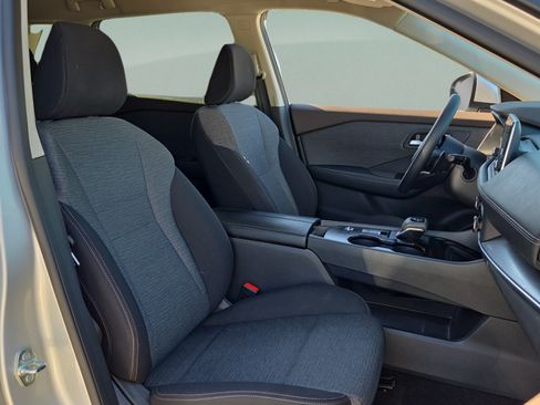 Used 2023 Nissan Rogue SV FWD image 19