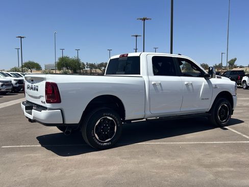 Used 2025 RAM 2500 Laramie AWD/4WD image 5