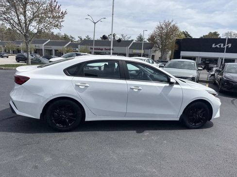 Used 2023 Kia Forte LXS w/ LXS Technology Package FWD image 7